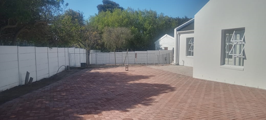 To Let 3 Bedroom Property for Rent in Table View Western Cape